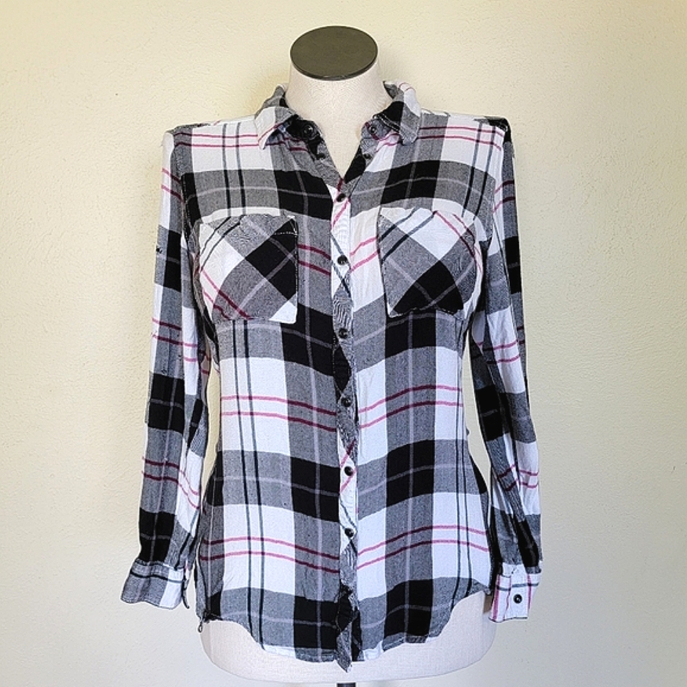 Maurices Plaid flannel style Button down